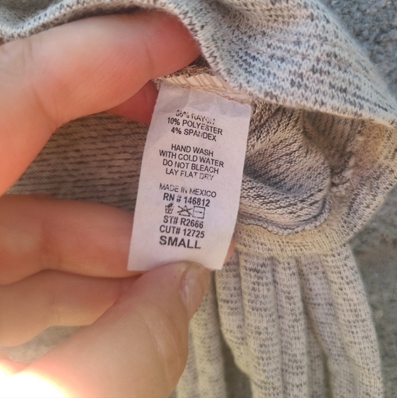 Caution to The Wind faux wrap crop top - Picture 6 of 8